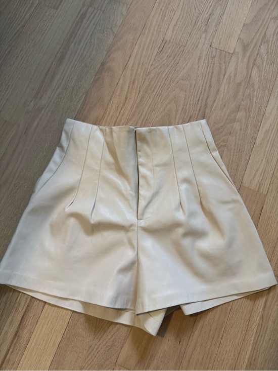 Mustard Seed Pants - Mustard Seed Faux Leather High-Waist Cream Pleated Shorts